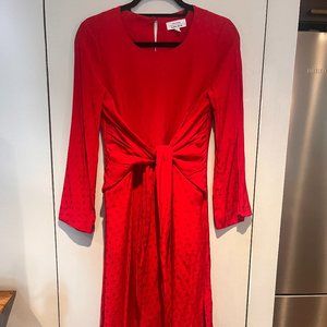 Stunning tie-front red dress